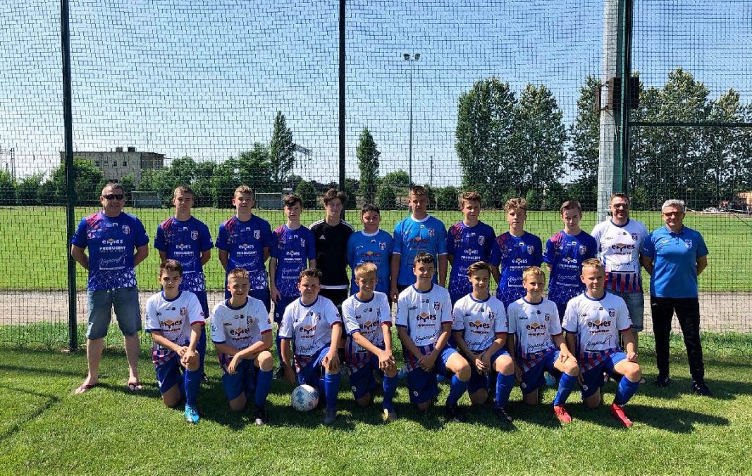 Trampkarze z nowymi kompletami strojów