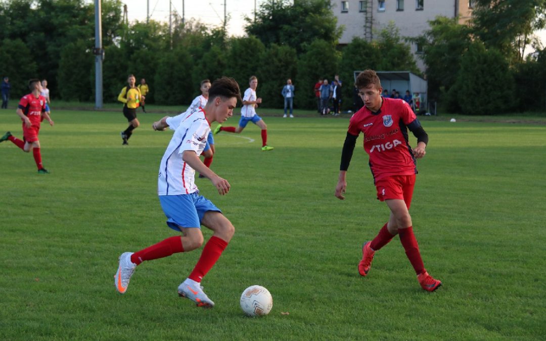 Wygrana juniorów w Chorzeminie