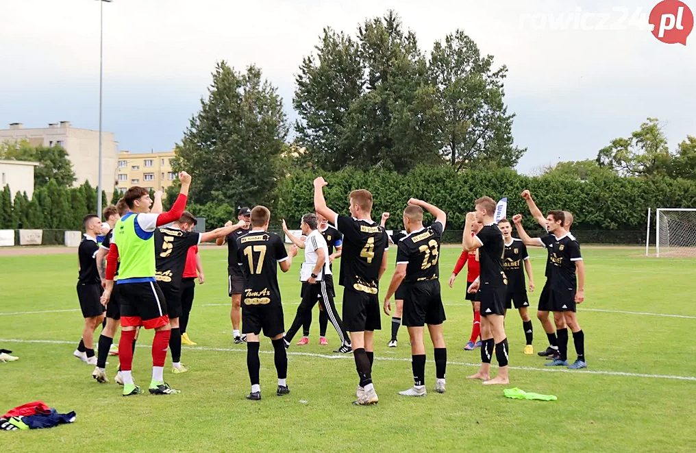 Awans po rzutach karnych. Rawia w 1/4 finału Pucharu Polski!