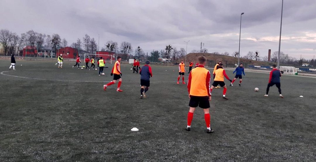 Juniorzy starsi po pierwszym sparingu