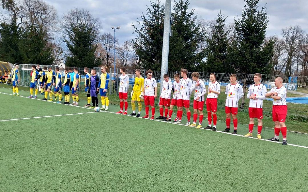 Triumf juniorów starszych na inaugurację